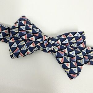 Vineyard Vines NEW Boys Bow Tie Nautical Flags Navy Multicolor Silk USA 2" x 14"